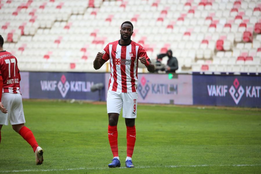 ONUNCU GOLÜNÜ KONYA'YA ATTI