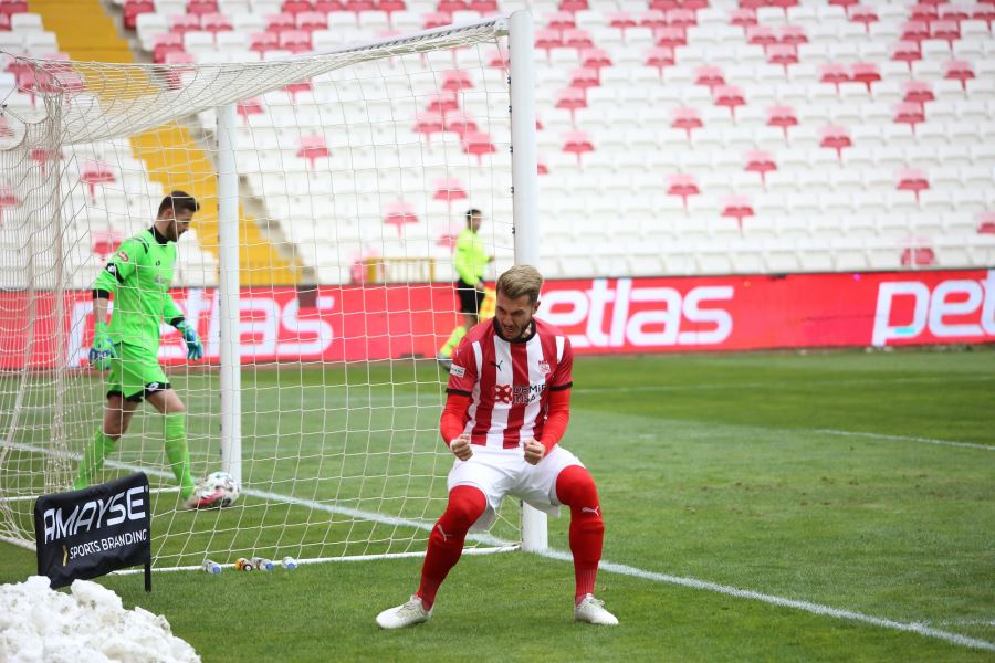 ROBİN YALÇIN GOLLE TANIŞTI