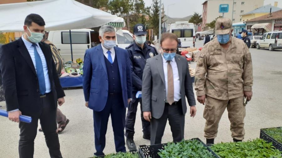 PAZAR ESNAFINI DENETLEDİLER