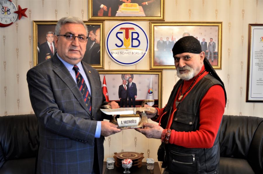 SİVAS BIÇAĞI HEDİYE ETTİ