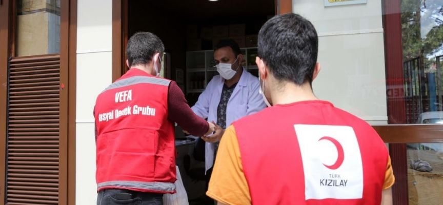 GÖNÜLLERE DOKUNUYORLAR