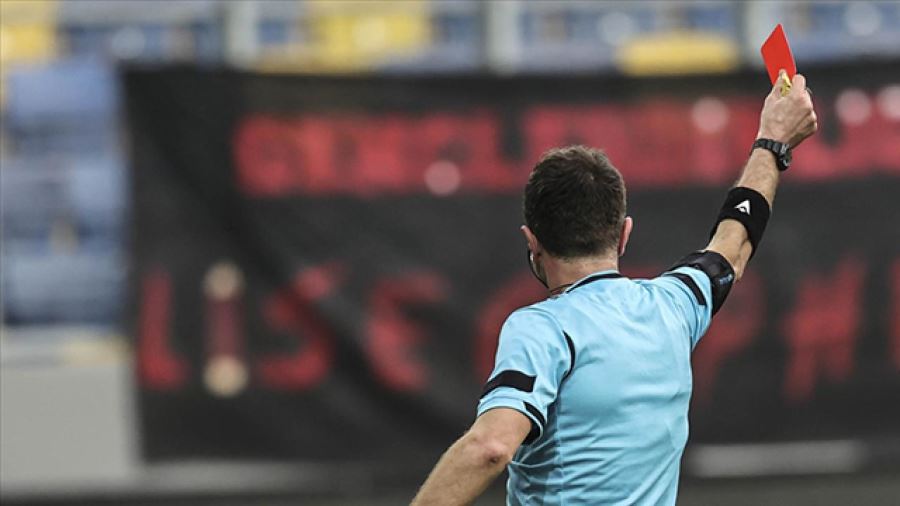 4 KIRMIZI KART GÖRDÜ