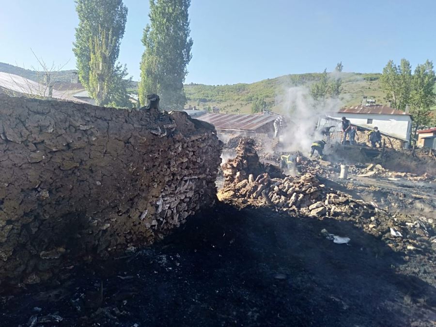 GAZİ KÖYÜNDE KORKUTAN YANGIN