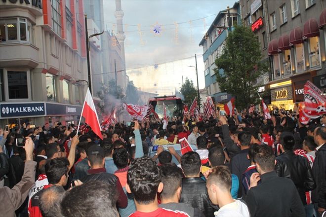 MUHTEŞEM KARŞILAMA