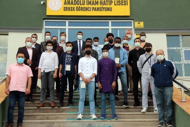 YABANCI ÖĞRENCİLER OKULLARINI TANITTI