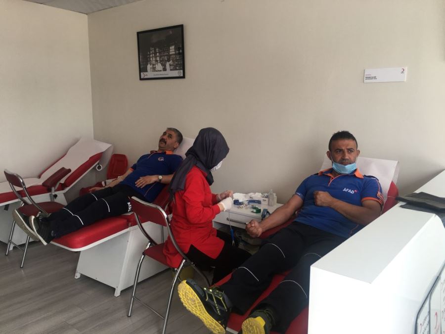 KAN BAĞIŞINDA BULUNDULAR