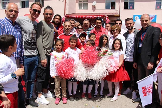 Kırmızı-Beyaz EN BÜYÜK SİVAS