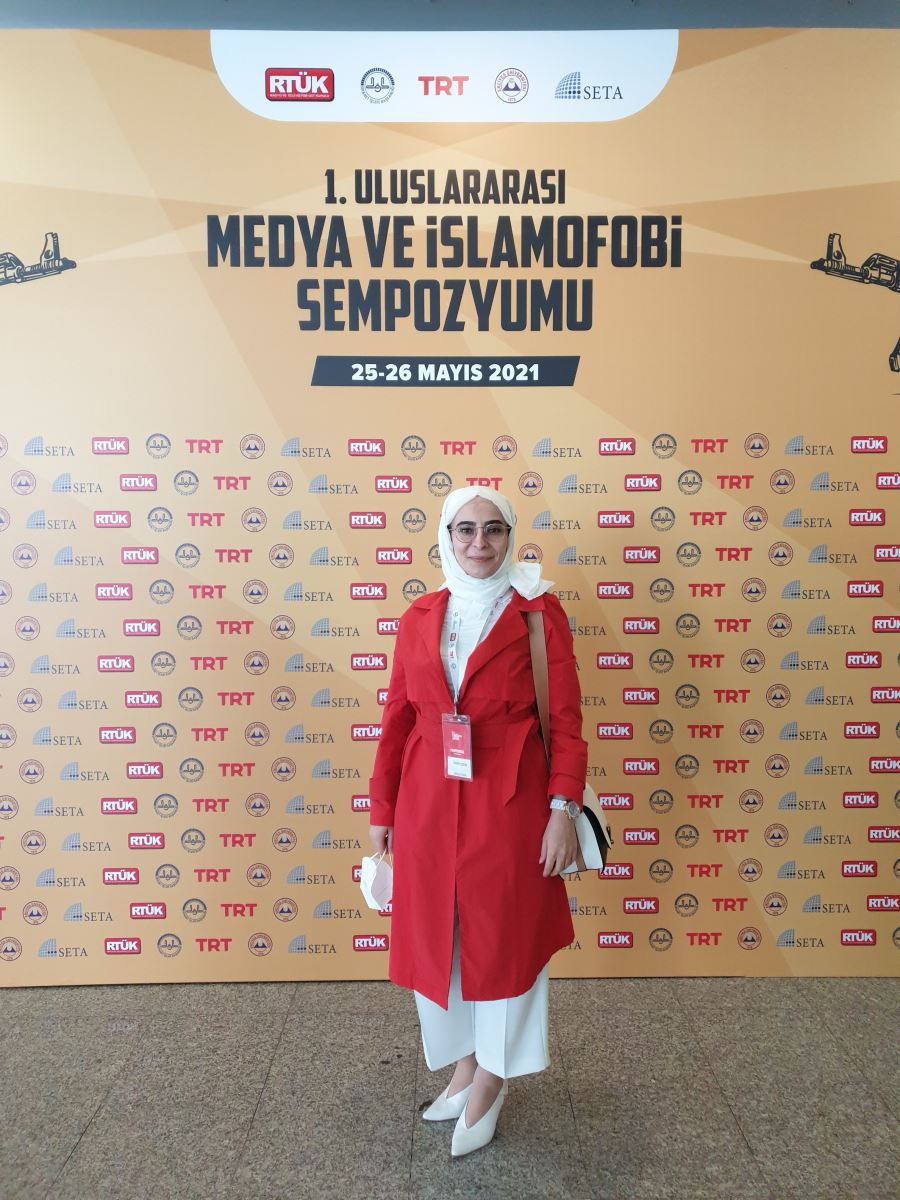 ÖĞR. GÖR. ÇELİK SEMPOZYUMA KATILDI