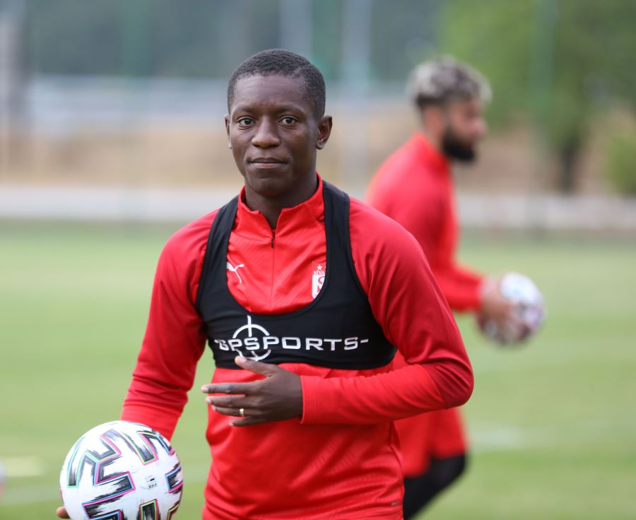 ASİST YÜKÜNÜ GRADEL SIRTLADI