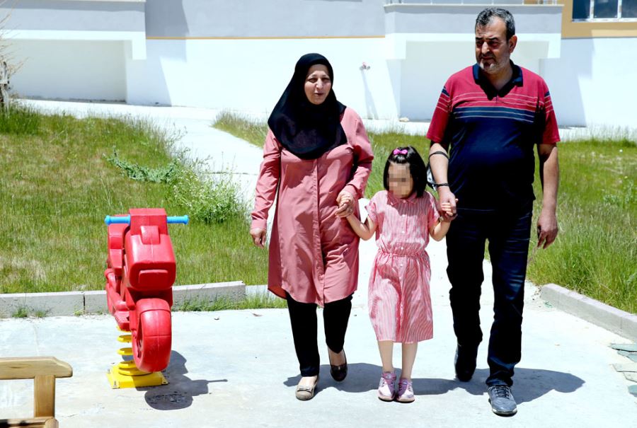 Koruyucu aile oldukları çocuklarla mutlu bir yuvaya kavuştular