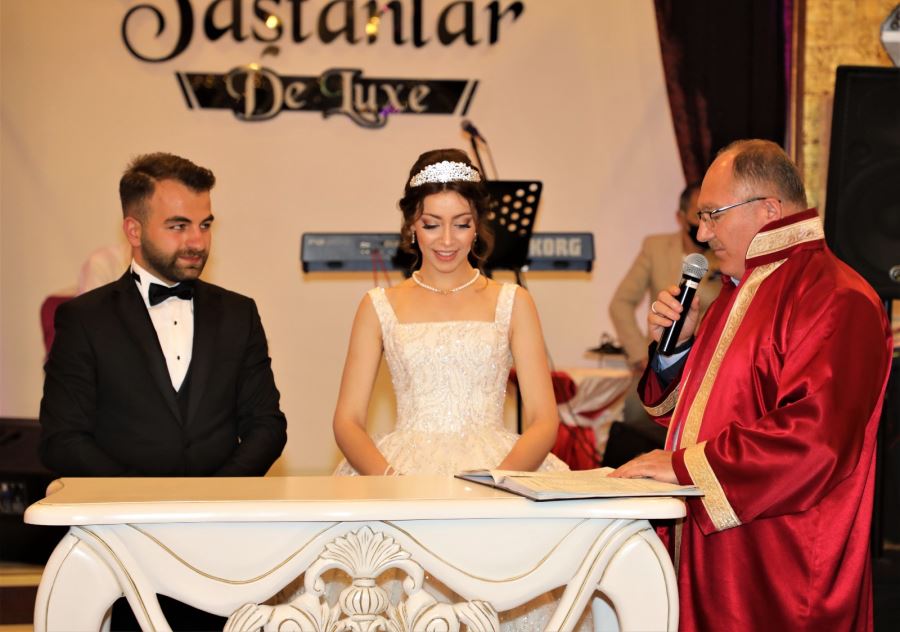 DÜNYA EVİNE GİRDİLER