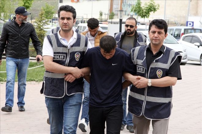 TELEFON DOLANDIRICISI TERMİNALDE YAKALANDI