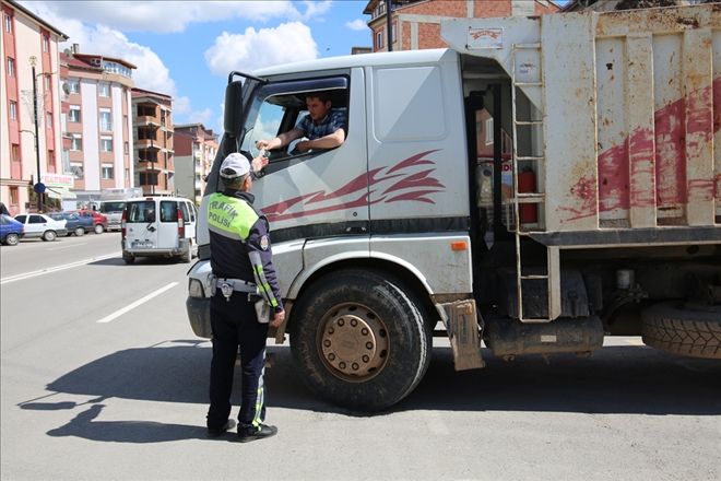 HAFRİYAT KAMYONLARI DENETLENDİ
