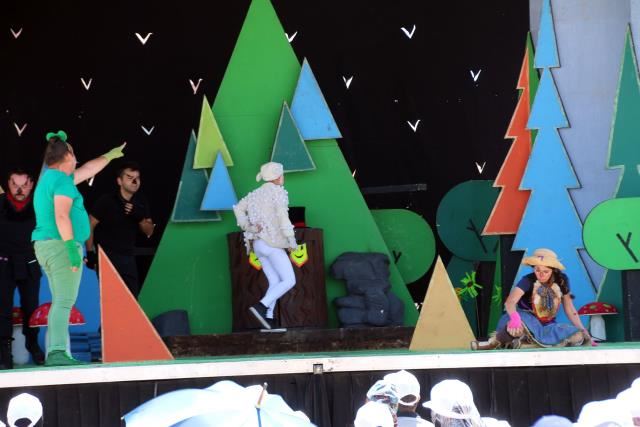 KUZU MAYDANOZUN MACERALARI OYUNU SERGİLENDİ