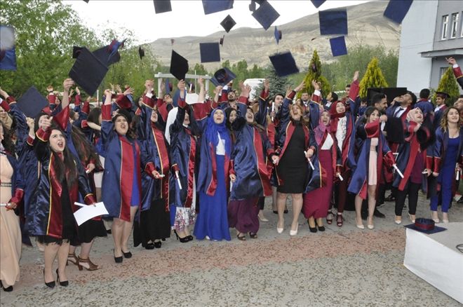 GÜRÜN MESLEK YÜKSEKOKULUNDA MEZUNİYET SERGİSİ