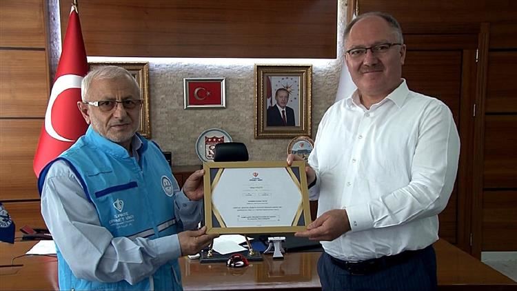 BAŞKAN TDV'YE KURBAN BAĞIŞI