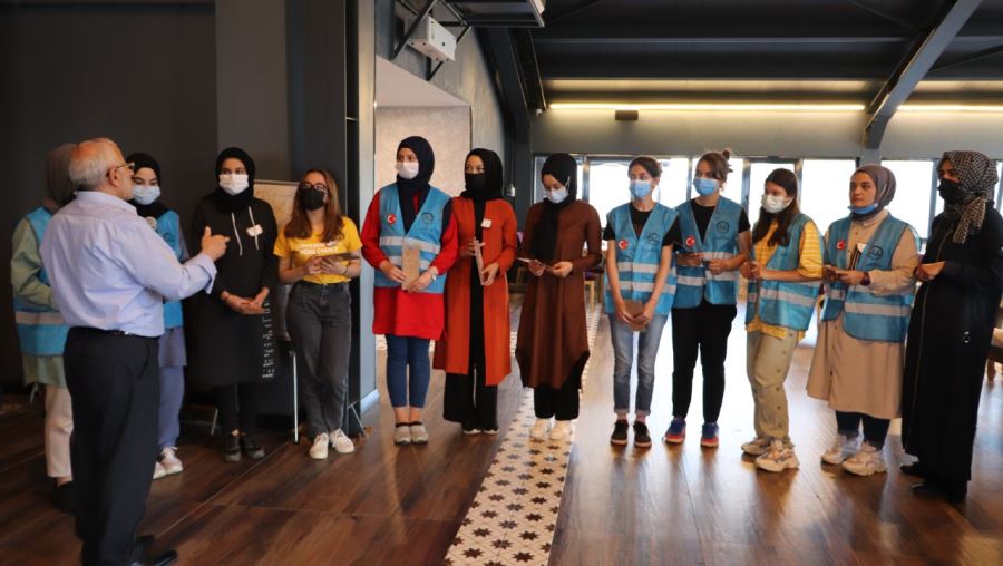 MİLLİ MANEVİ DEĞERLER ANLATILDI