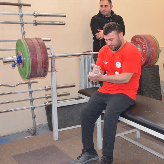 Rekortmen Sporcu Doğan,?GELECEĞİMİ DÜŞÜNÜYORUM´