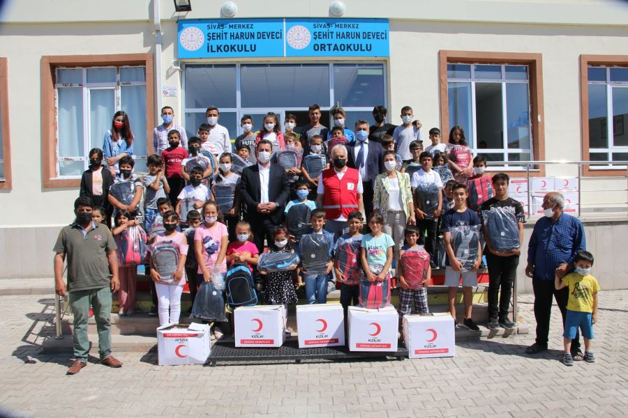 ÖĞRENCİLERİN YÜZLERİ GÜLDÜRÜLDÜ