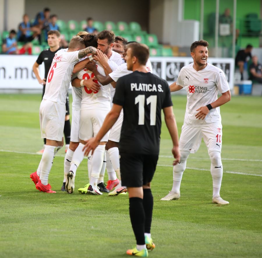 TUR KAPISINI  ARALADI