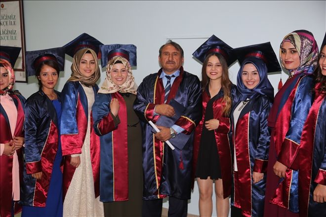 49 YAŞINDA MEZUNİYET HEYECANI YAŞADI