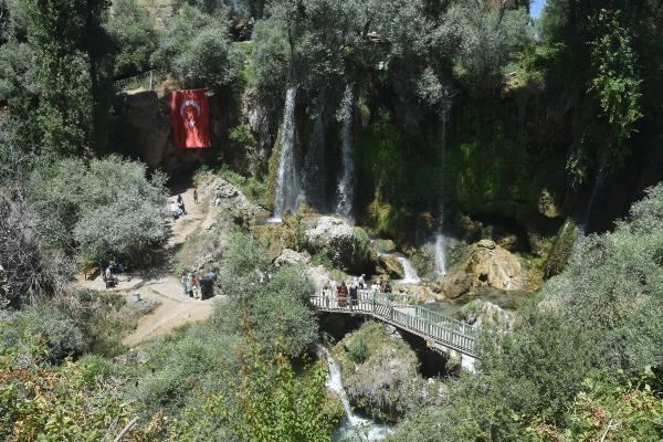 SIZIR ŞELALESİNE GURBETÇİ AKINI