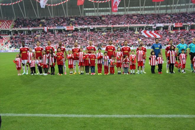 GÖZLER TRANSFER ÇALIŞMALARINA ÇEVRİLDİ