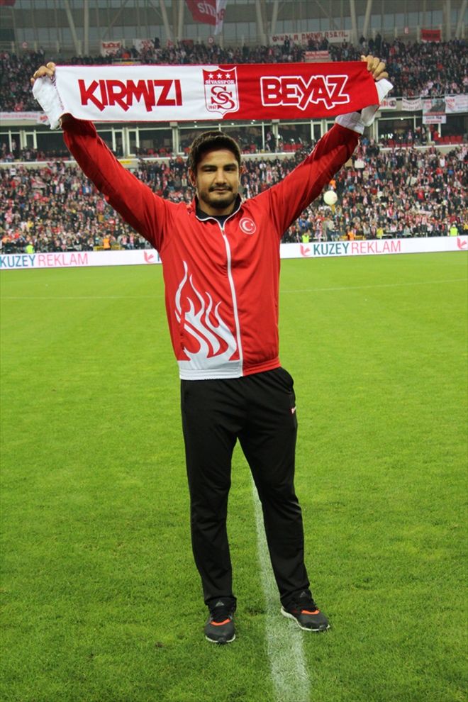 AKGÜL, GURUR DUYDUM