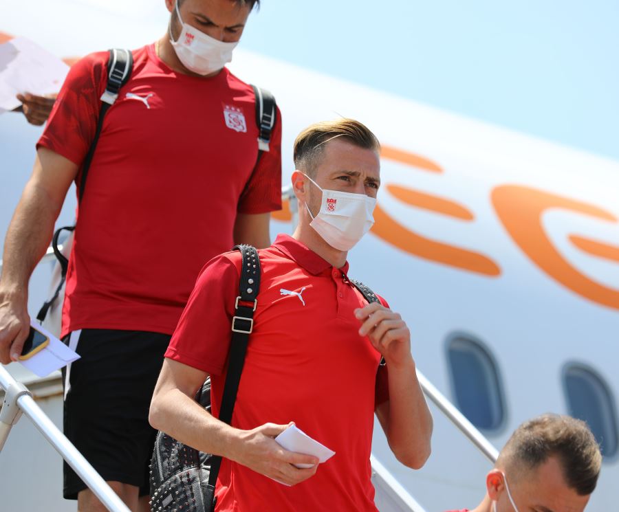 SİVASSPOR BATUM'A ULAŞTI (VİDEO)