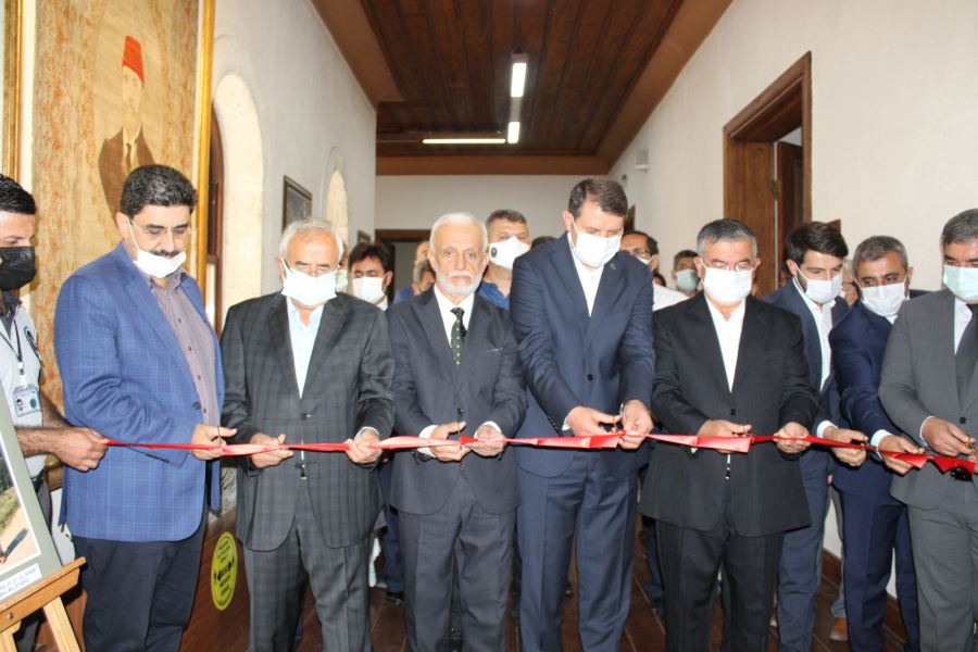 SREBRENİCA SOYKIRIMI FOTOĞRAFLARLA ANLATILDI