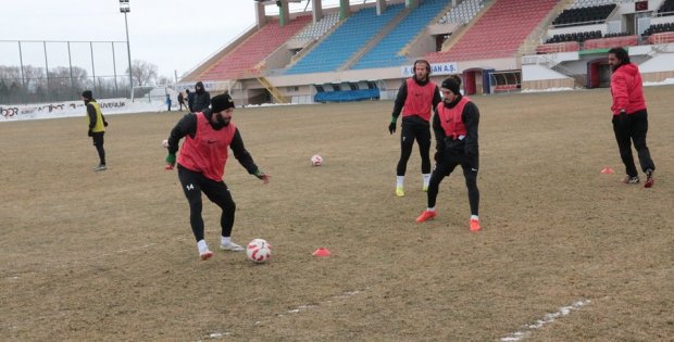 BELEDİYE´DE DURMAK YOK