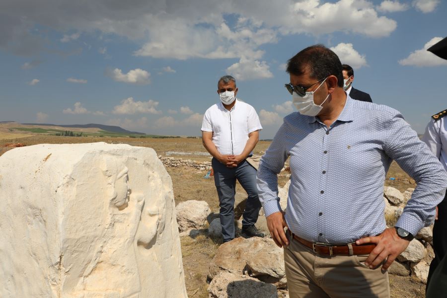 TARİHE IŞIK TUTUYOR