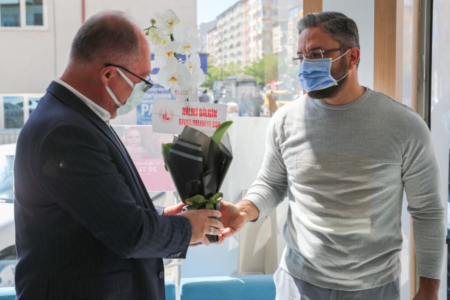 ECZACILAR FEDAKARCA GÖREV YAPIYOR (VİDEO)