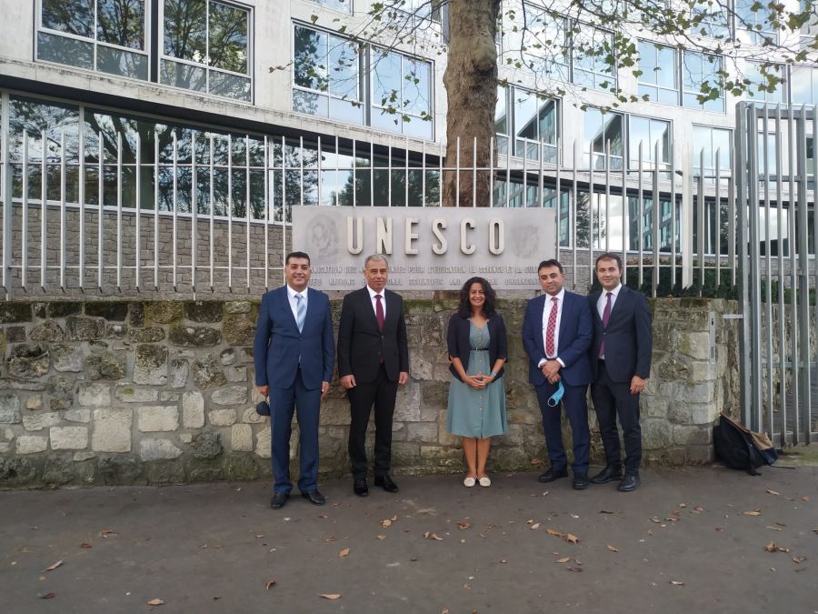 FRANSA'DA SUNUM YAPTILAR