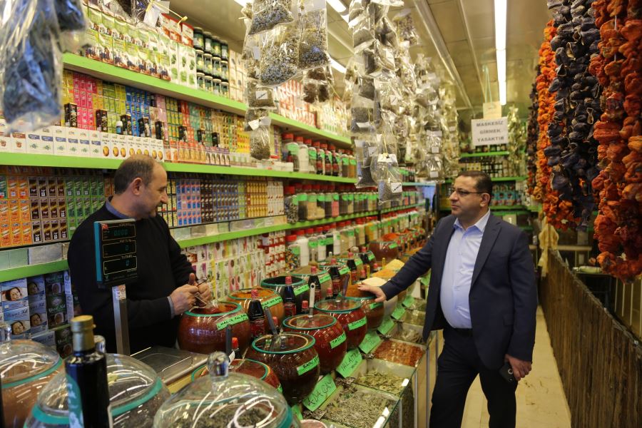 ESNAFLARIN TALEBİNİ DİNLEDİ