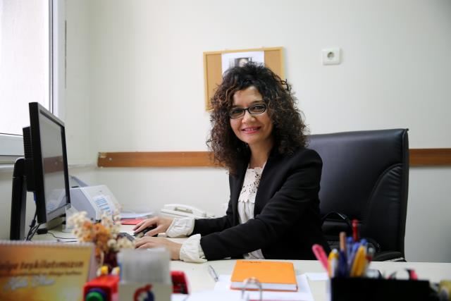 AYŞE'NİN HAYALİ DOKTORA YAPMAK