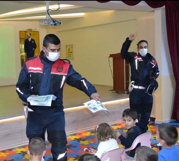 ÖĞRENCİLERE BOYAMA KİTABI