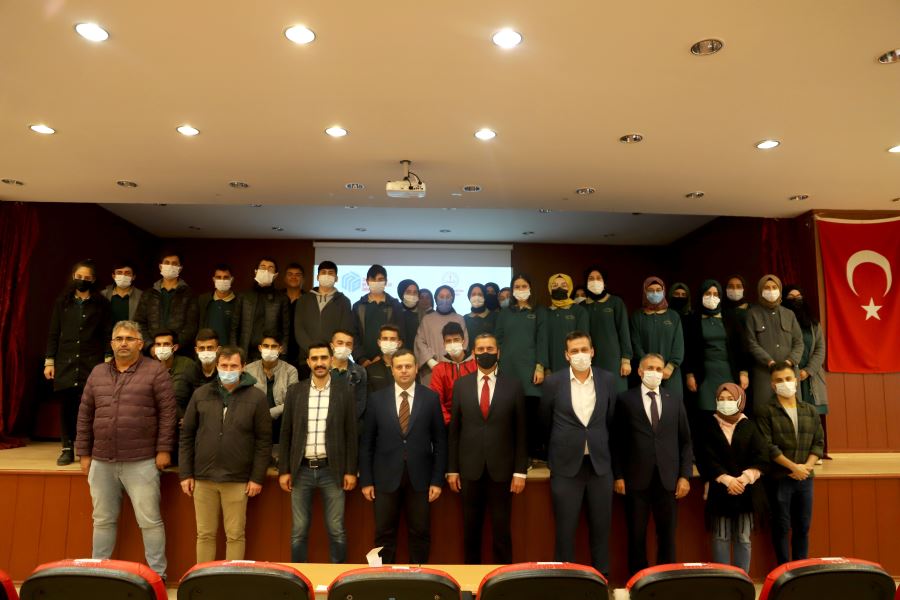 LİSELERE AKADEMİK DANIŞMAN DESTEĞİ SÜRÜYOR