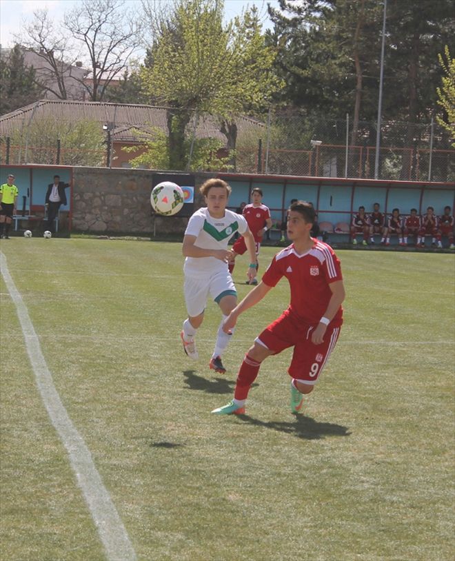 4 EYLÜL STADYUMU DIŞ SAHA