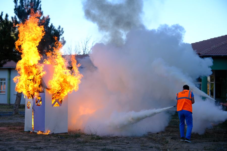 TATBİKAT GERÇEĞİNİ ARATMADI (VİDEO)