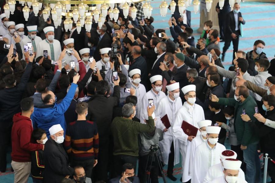 HAFIZLAR İCAZET BELGELERİNİ ALDI