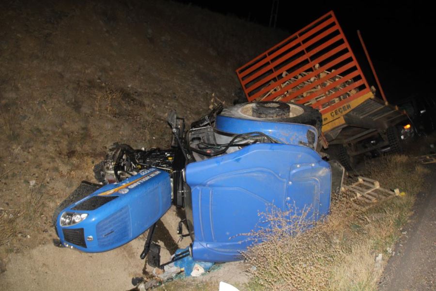 HAFİK'TA KAZA: 3 YARALI