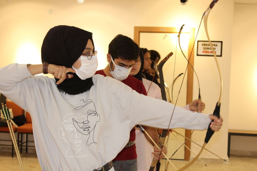 OKÇULUK KURSUNA YOĞUN İLGİ