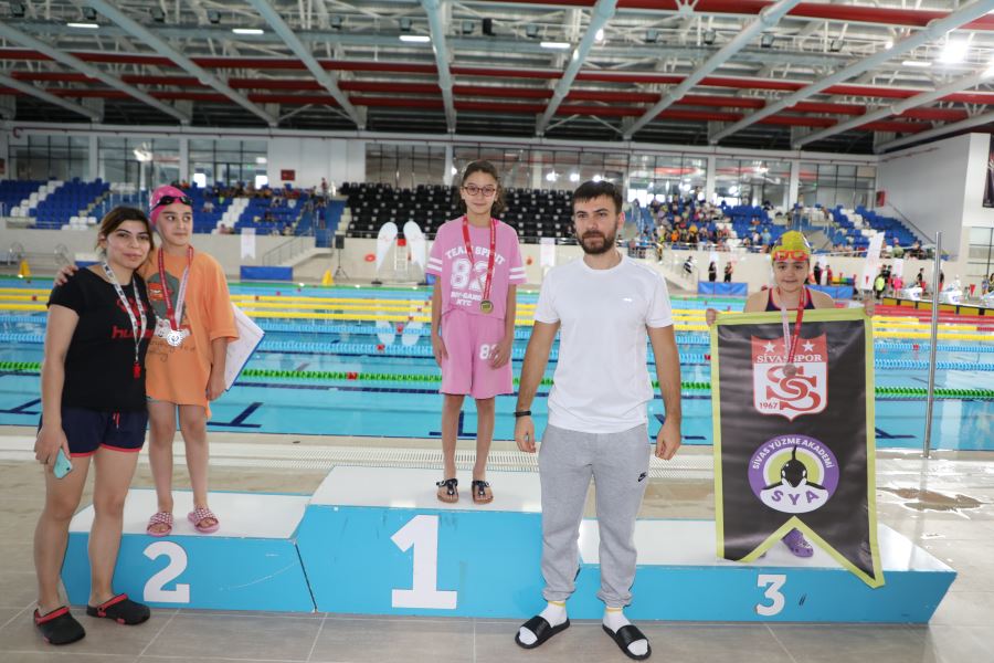 Yüzme coşkusu yaşandı