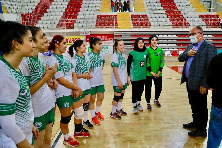 LİDERLİĞE YÜKSELDİ