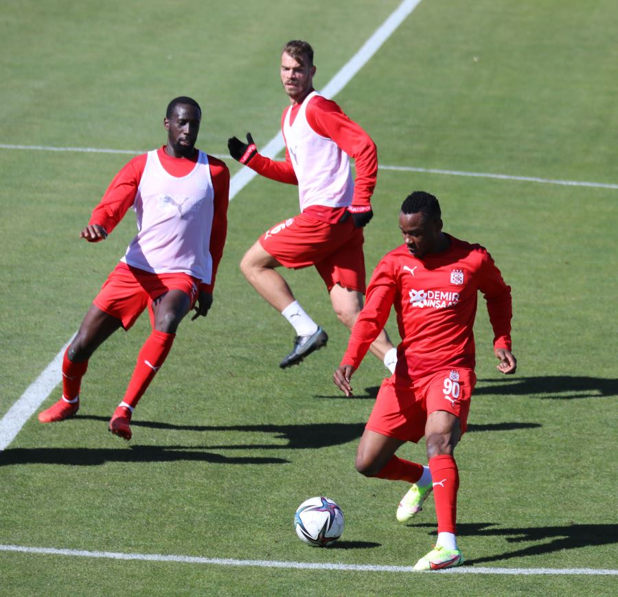 Rota Başakşehir maçına çevrildi