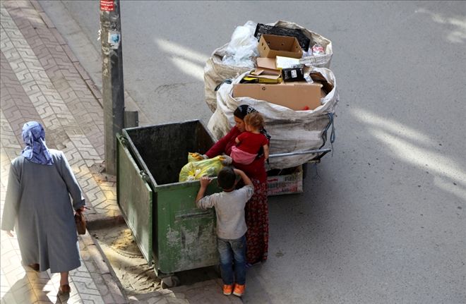 MİNİK SILA ÇÖP ARABASINDA BÜYÜYOR