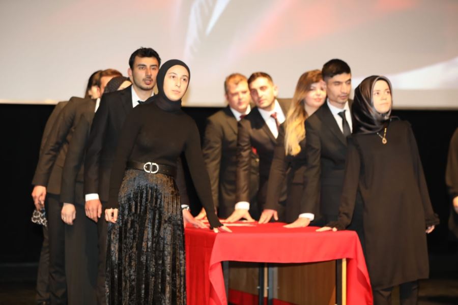 ÖĞRETMENLER YEMİN ETTİ