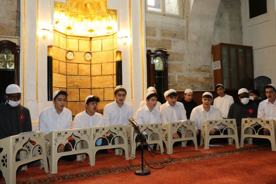 Öğrenciler mevlit okuttu