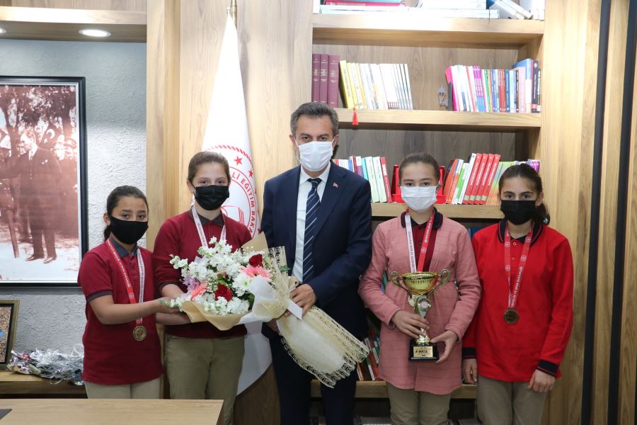 Şampiyon takımı makamında ağırladı